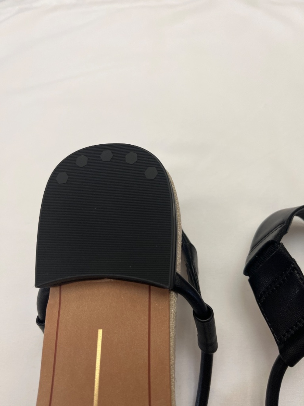 NIB Blk. Bacey Dolce Vita Sandals.  Style is Stella.  Size 8.5.  Beautiful On. - Picture 9 of 12